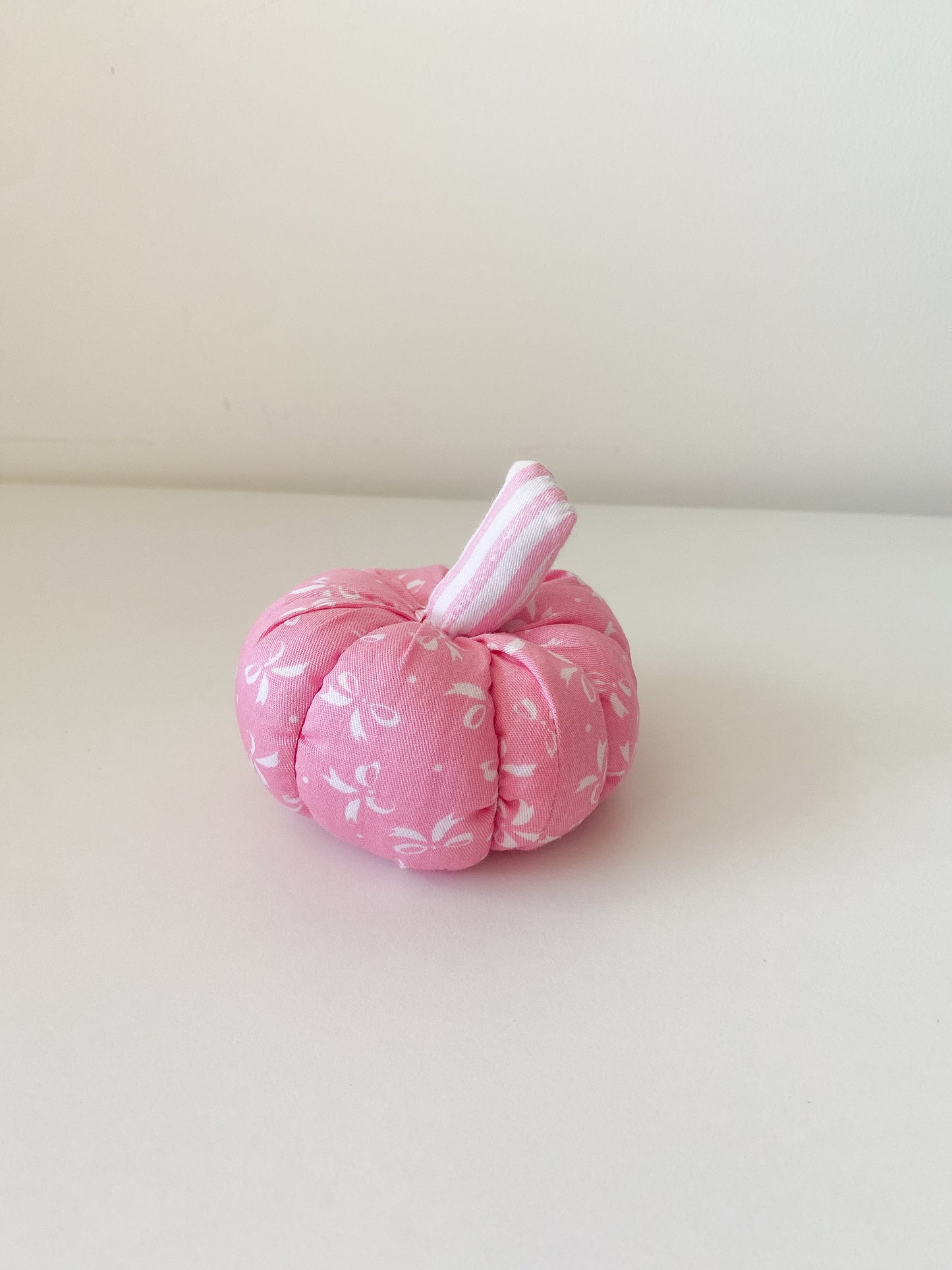 Zucchetta Rosa fiocchi Bianchi