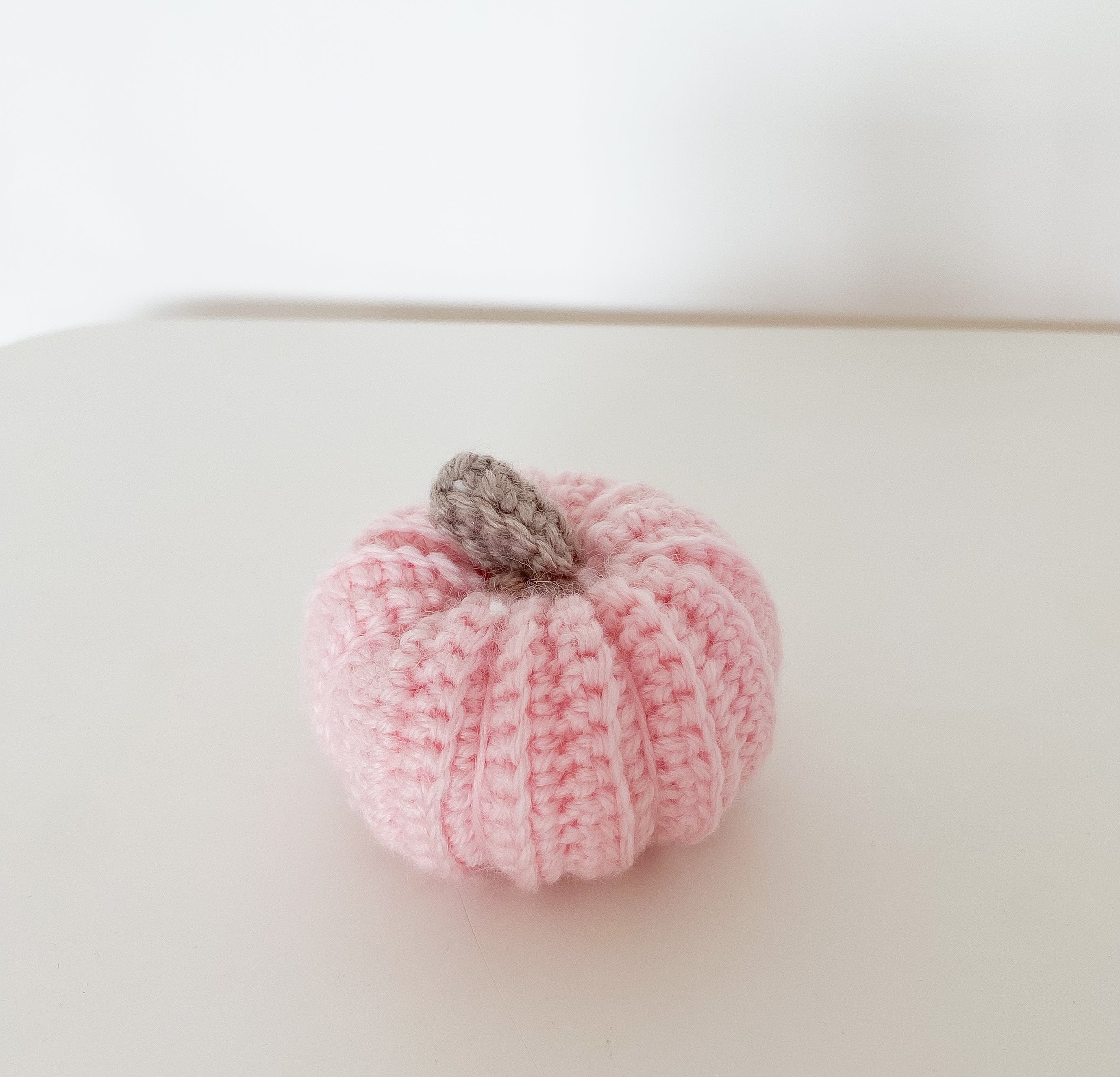 Zucchetta in lana rosa(piccola)