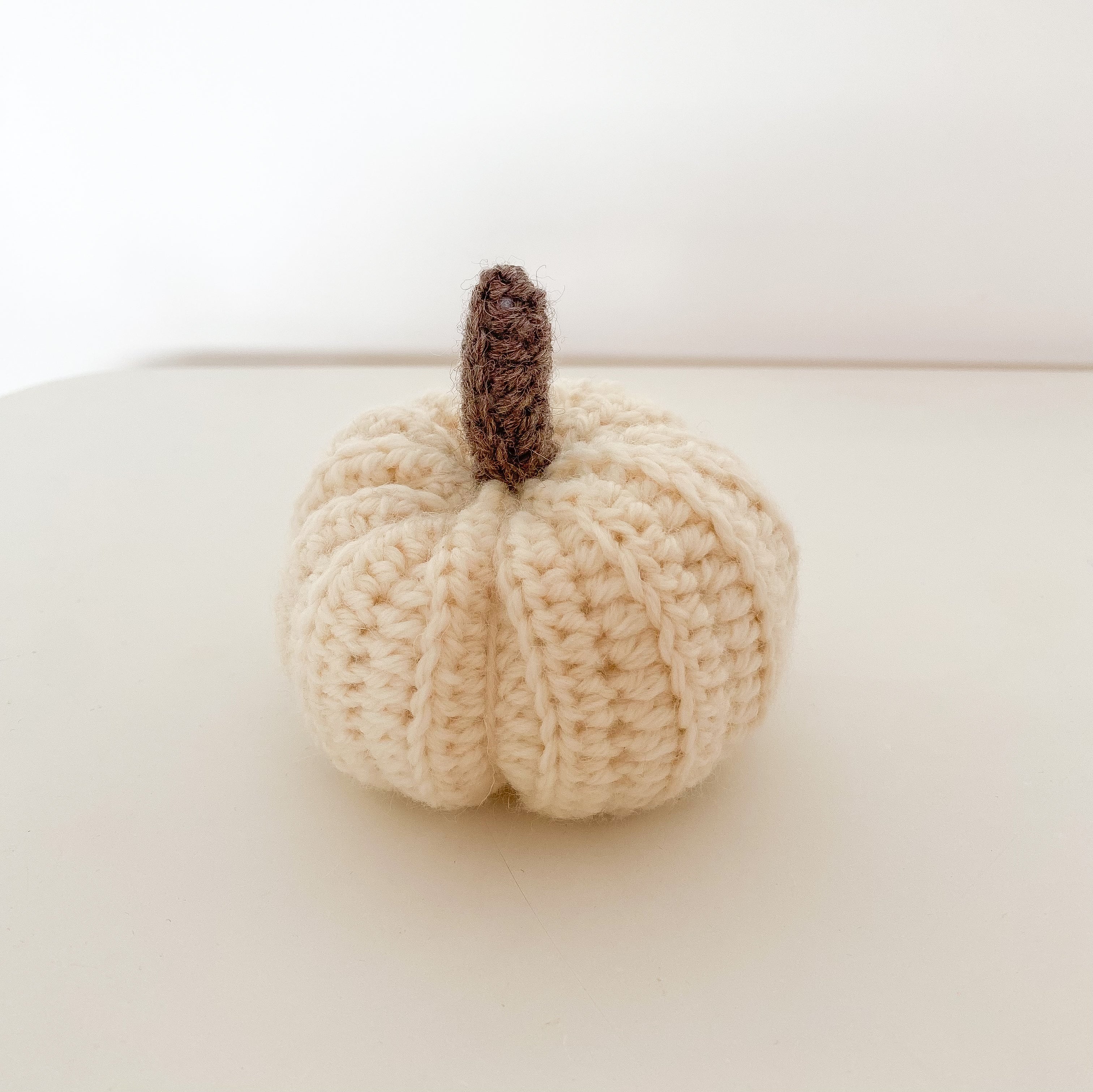 Zucchetta in lana panna(scuro)