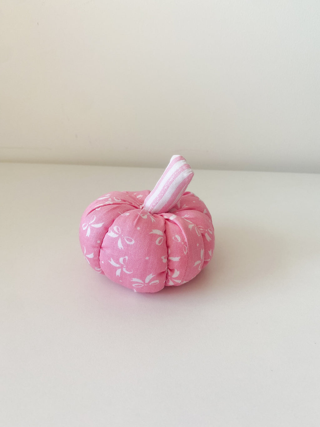 Zucchetta Rosa fiocchi Bianchi